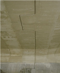 Detail of an expansion joint in the profile of the immersed tube highway tunnel