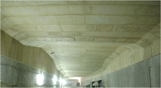 Detail of an expansion joint in the profile of the immersed tube highway tunnel