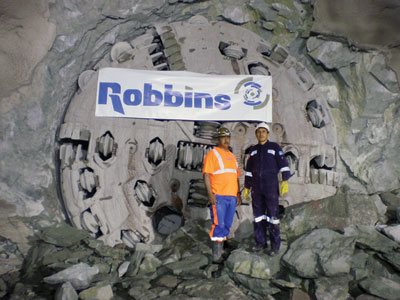 Robbins Site Electrician Luis Fernando Guauque Gomez (left) and Odebrecht TBM Operator Ildefonso Vilcahuaman (right)